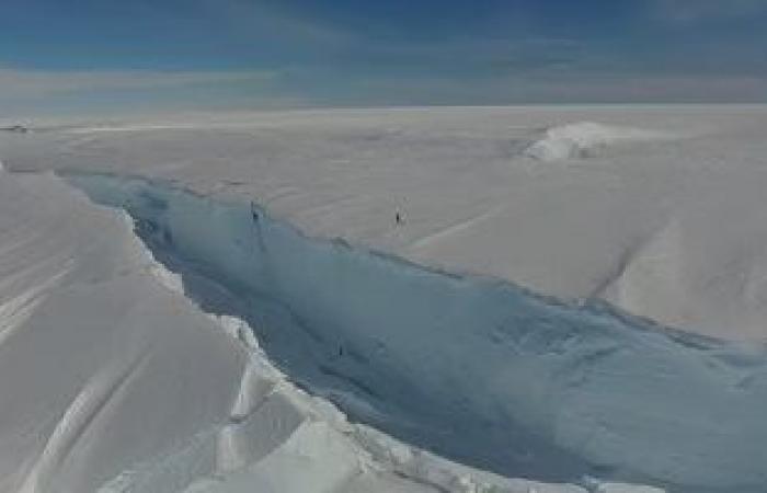 تفاصيل انهيار جبل جليدى ضخم ينكسر عن جليد القارة القطبية الجنوبية