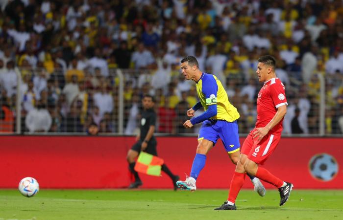 رونالدو يقود النصر لتصدر الدوري السعودي بـ4 أهداف في شباك الوحدة (فيديو وصور)الخميس 09/فبراير/2023 - 09:32 م
فاز نادي النصر السعودي على نظيره الوحدة بنتيجة 4 - 0 في المباراة التي جمعتهما ضمن منافسات الجولة السادسة عشرة من عمر مسابقة الدوري السعودي للمحترفين دوري روشن للمحترفين