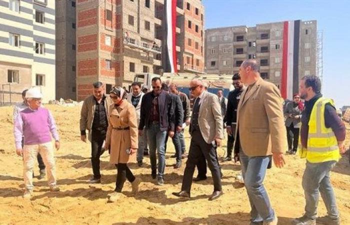 مسئولو "الإسكان" يقومون بجولة تفقدية بالمبادرة الرئاسية سكن كل المصريين بمدينة السويس الجديدة