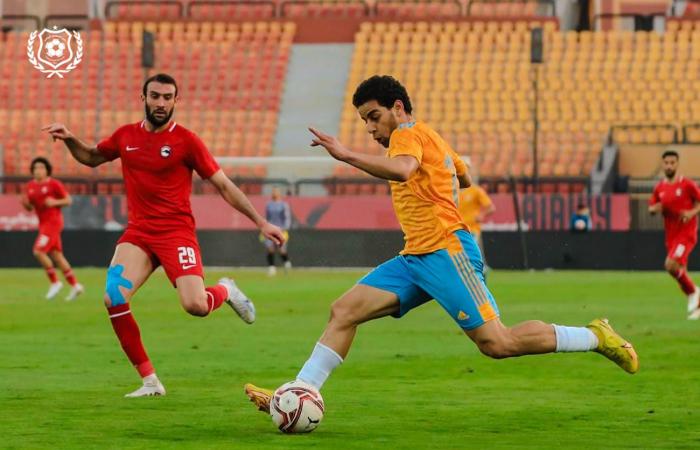 لاعب الإسماعيلي بعد نشر عقد بيع سيارته: الله أعلم هبيع إيه تانيالسبت 04/مارس/2023 - 10:08 م
اضطر محمد حسن متوسط ميدان النادي الإسماعيلي بيع سيارته الخاصة بسبب الأزمة المالية التي يمر بها اللاعب بعد أنباء عدم انتظام إدارة الدراريش في دفع رواتب اللاعبين.