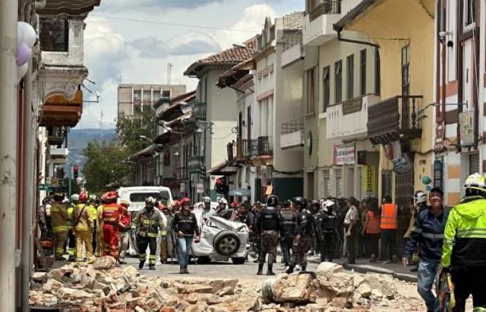 ارتفاع حصيلة ضحايا زلزال الإكوادور لـ16 قتيلا منهم طفلة و381 مصابا.. فيديو