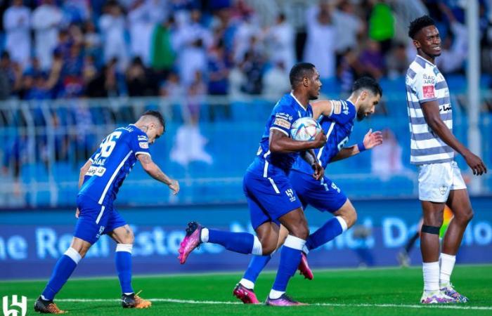 الطائي يُعطل الهلال بتعادل إيجابي