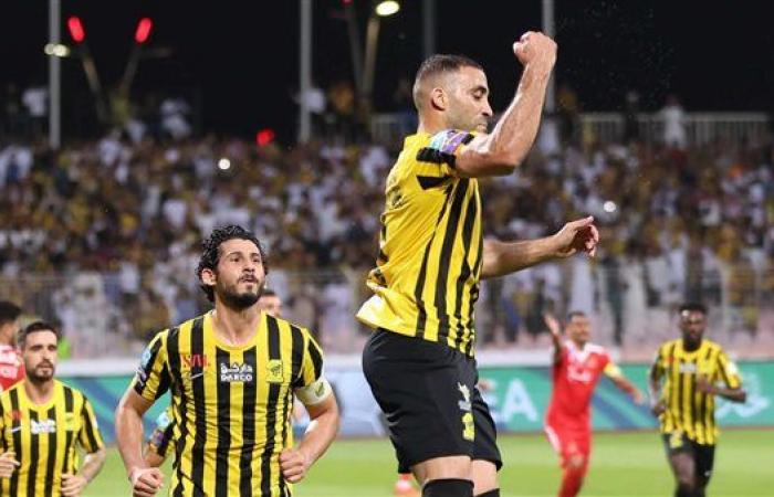 الدوري السعودي، اتحاد جدة يفوز على الوحدة 1/2 ويعزز صدارته بمشاركة حجازي وحامدالإثنين 10/أبريل/2023 - 12:08 ص
حقق فريق اتحاد جدة فوزا مهما على مضيفه الوحدة بنتيجة 2-1، مساء اليوم الأحد، في الجولة 23 من دوري روشن السعودي.