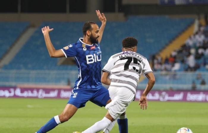 الطائي يُعطل الهلال بتعادل إيجابي