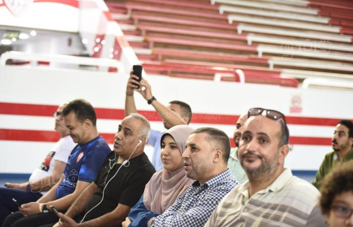 مرتضى منصور: أنا اللي واقف في ضهر الجماهير مش العكسالجمعة 21/يوليو/2023 - 09:55 م
وجه مرتضى منصور، الدعوة لجميع وسائل الإعلام وصفحات الزمالك على مواقع السوشيال ميديا لحضور المؤتمر الصحفي اليوم