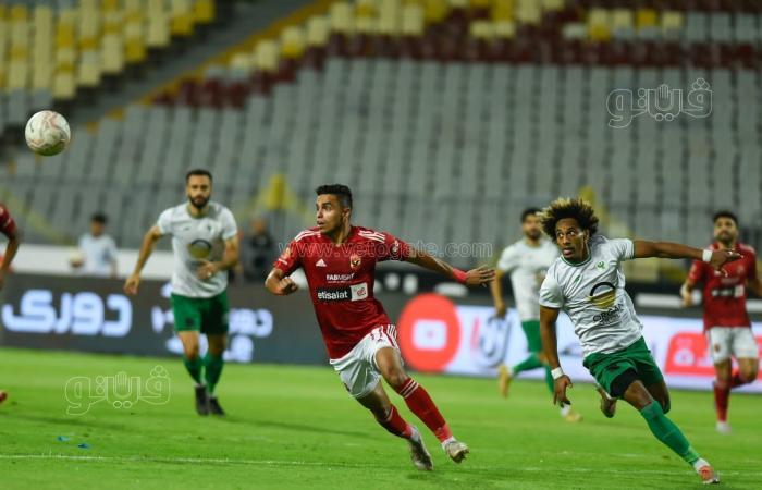 الدوري المصري، الأهلي يختتم الموسم بالتعادل السلبي مع المصريالأربعاء 26/يوليو/2023 - 10:29 م
اختتم النادي الأهلي مباريات الدوري المصري بالتعادل السلبي بدون أهداف أمام المصري البورسعيدي في مباراة الفريقين على ملعب برج العرب بالإسكندرية، ضمن مؤجلات الجولة الثلاثين للموسم الحالي 2022-2023.