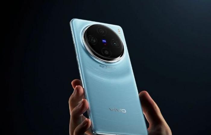 صور رسمية توضح تصميم هاتف Vivo X100 Pro المرتقب