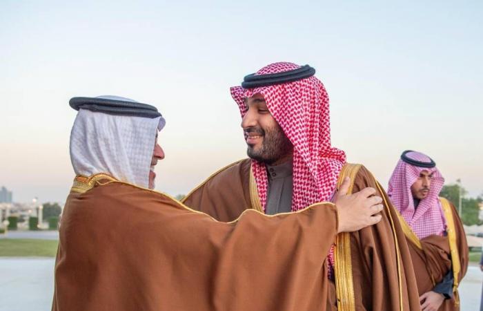 ولي العهد يستقبل ولي عهد مملكة البحرين لدى وصوله إلى الرياض