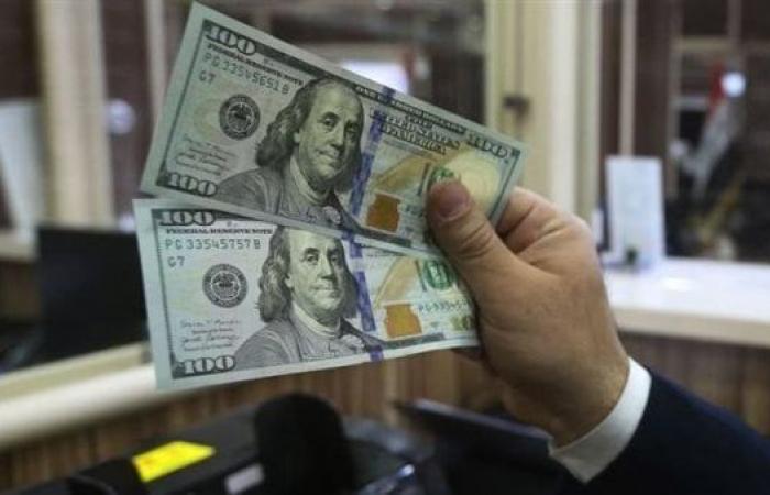 سعر الدولار في السوق السوداء مساء اليوم الإثنين 25 -3-2024الإثنين 25/مارس/2024 - 09:06 م
سعر الدولار في السوق السوداء، يبحث الكثير عن سعر الدولار في السوق السوداء (السوق الموازية غير الشرعية) ، مساء الإثنين 25 مارس 2024، خاصة بعد إعلان رفع أسعار الفائدة وتحرير سعر الصرف من البنك