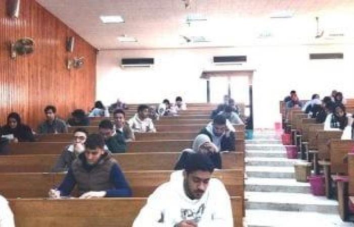 كليات جامعة القاهرة تواصل تنظيم ماراثون امتحانات الميد تيرم