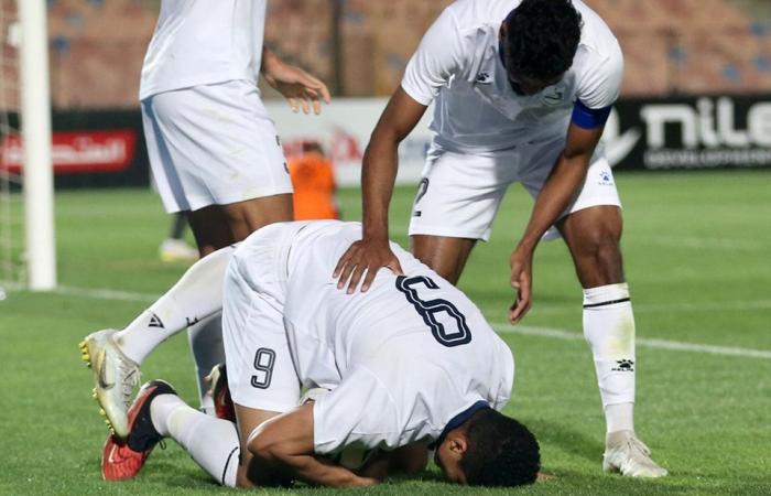 ريمونتادا إنبي تسقط البنك الأهلي 5-1 في الدوري الممتاز (صور)الأحد 05/مايو/2024 - 09:21 م
الدوري المصري، اكتسح فريق انبي نظيره فريق البنك الأهلي بخمسة اهداف مقابل هدف باستاد القاهرة الدولي ضمن منافسات الأسبوع الـ21 من منافسات الدوري الممتاز للموسم الحالي 2023-2024.