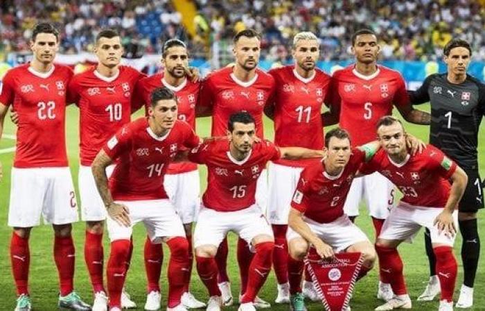 يورو 2024، التشكيل المتوقع لمباراة المجر وسويسراالسبت 15/يونيو/2024 - 11:04 ص
يورو 2024، يلتقي منتخب المجر مع سويسرا اليوم السبت، ضمن منافسات الجولة الأولي من المجموعة الأولى لكأس أمم أوروبا لكرة القدم يورو 2024 التي تقام في ألمانيا حتى 14 يوليو المقبل.