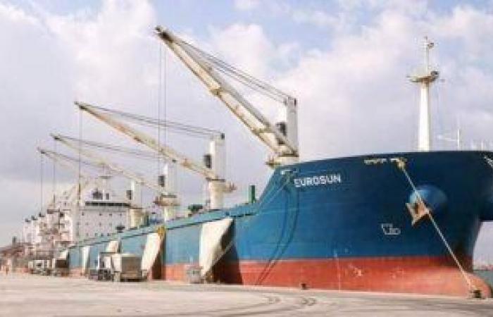 ميناء دمياط يستقبل 9 سفن على متنها 28552 طن بضائع