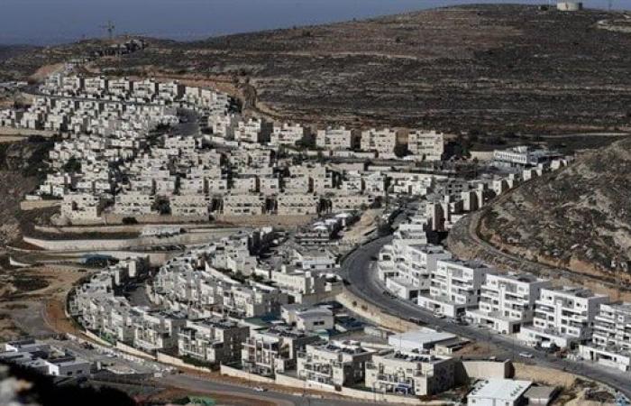 إسرائيل توافق على بناء 5300 منزل في مستوطنات الضفةالخميس 04/يوليو/2024 - 07:49 م
ذكرت وكالة أسوشيتد برس ، في تقرير لها اليوم الخميس، أن حكومة الاحتلال الإسرائيلية وافقت على خطط لبناء ما يقرب من 5300 مستوطنة جديدة في الضفة الغربية المحتلة.