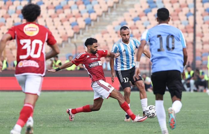 إمام عاشور رجل مباراة الأهلي والداخلية في الدوري الممتازالخميس 04/يوليو/2024 - 09:17 م
وبهذه النتيجة، يحتل فريق الأهلي المركز الثاني في جدول ترتيب الدوري المصري الممتاز، برصيد 54 نقطة.