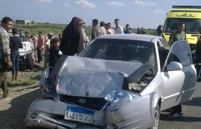 إصابة شخصين في حادث تصادم سيارتين بمحور الأوتوستراد السبت 19/أكتوبر/2024 - 07:50 م
أصيب شخصان فى حادث تصادم سيارتين بمحور الأوتوستراد، اليوم السبت، وتم نقلهما إلى المستشفى لتلقي العلاج اللازم. سقوط عنصر إجرامى شديد الخطورة هارب من 151 سنة سجنا بقنا إصابة 21 عاملا فى حريق مصنع مواد غذائية بطريق إسكندرية الصحراوي