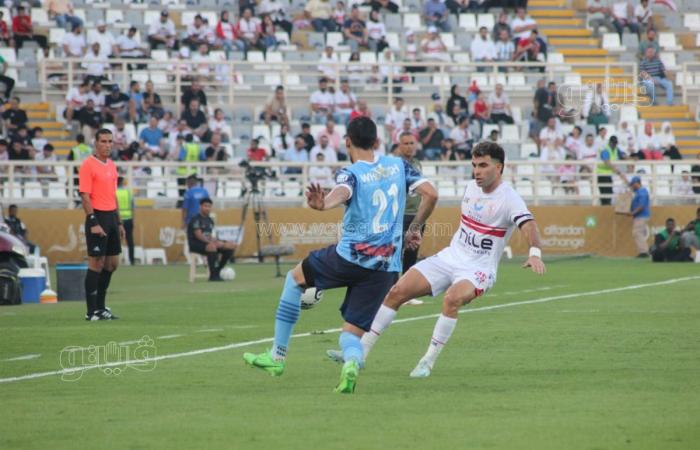 تطورات أزمة ثلاثي الزمالك بعد واقعة الاعتداء علي إداري إماراتي (فيديو)الأحد 20/أكتوبر/2024 - 09:35 م
شهدت مباراة الزمالك وبيراميدز في نصف نهائي كأس السوبر المصري، أزمة عنيفة بعد احتجاز قوات الأمن 3 من لاعبي الأبيض عقب انتهاء اللقاء.