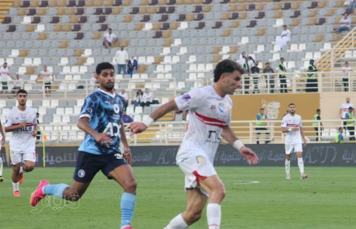 تأكيدا لـ"فيتو".. الزمالك يعلن استمرار احتجاز لاعبيه بسبب مشادة مباراة بيراميدزالإثنين 21/أكتوبر/2024 - 10:31 م
أعلن أحمد سالم المتحدث الرسمي لنادي الزمالك عبر صفحته الرسمية على فيس بوك عن وجود حسين لبيب رئيس المجلس وحسام المندوه رئيس بعثة الزمالك في الإمارات في قسم الشرطة منذ الصباح، بسبب قرار المسئولين باحتجاز لاعبي الأبيض رغم مثولهم أمام النيابة ودفعهم الكفالات. وكانت فيتو أول من انفردت بنشر خبر غياب نبيل