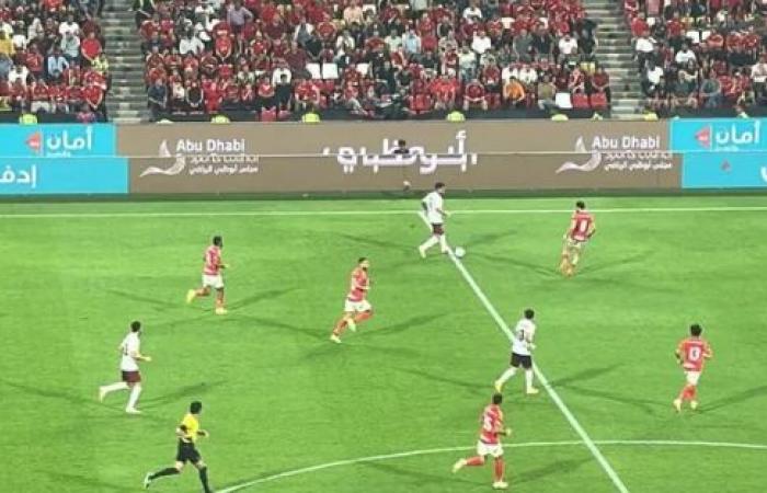 زمايلكم بيمروا بظروف صعبة، ميدو يوجه رسالة مؤثرة للاعبي الزمالك بشأن مباراة السوبرالأربعاء 23/أكتوبر/2024 - 01:47 م
وجه أحمد حسام ميدو، المدير الفني الفني السابق لنادي الزمالك، رسالة مؤثرة إلى لاعبي الزمالك، بشأن مباراة السوبر وأزمة لاعبي الزمالك