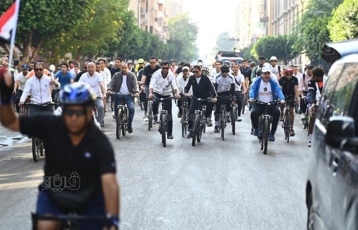 القاهرة تنظم ماراثون للدراجات بشوارع وسط البلد (فيديو وصور)الجمعة 01/نوفمبر/2024 - 12:56 م
شهد الدكتور إبراهيم صابر محافظ القاهرة، والدكتور أشرف صبحى وزير الشباب والرياضة ماراثون القاهرة الرياضي للدراجات الذى أقامته محافظة القاهرة ضمن فعاليات أسبوع القاهرة الحضري فى إطار استعدادات استضافة مصر المنتدى الحضري العالمي في دورته الثانية عشرة «WUF12» في الفترة من ٤ إلى ٨ نوفمبر الجارى.