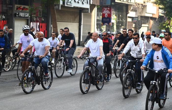 القاهرة تنظم ماراثون للدراجات بشوارع وسط البلد (فيديو وصور)الجمعة 01/نوفمبر/2024 - 12:56 م
شهد الدكتور إبراهيم صابر محافظ القاهرة، والدكتور أشرف صبحى وزير الشباب والرياضة ماراثون القاهرة الرياضي للدراجات الذى أقامته محافظة القاهرة ضمن فعاليات أسبوع القاهرة الحضري فى إطار استعدادات استضافة مصر المنتدى الحضري العالمي في دورته الثانية عشرة «WUF12» في الفترة من ٤ إلى ٨ نوفمبر الجارى.