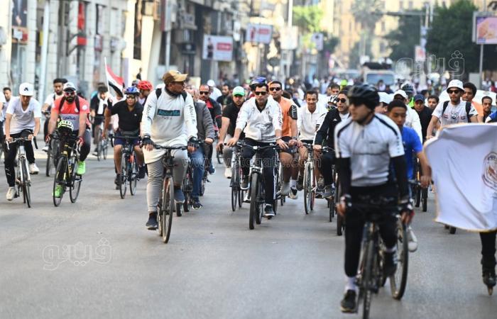 القاهرة تنظم ماراثون للدراجات بشوارع وسط البلد (فيديو وصور)الجمعة 01/نوفمبر/2024 - 12:56 م
شهد الدكتور إبراهيم صابر محافظ القاهرة، والدكتور أشرف صبحى وزير الشباب والرياضة ماراثون القاهرة الرياضي للدراجات الذى أقامته محافظة القاهرة ضمن فعاليات أسبوع القاهرة الحضري فى إطار استعدادات استضافة مصر المنتدى الحضري العالمي في دورته الثانية عشرة «WUF12» في الفترة من ٤ إلى ٨ نوفمبر الجارى.