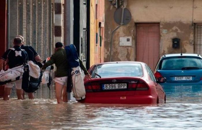 ارتفاع ضحايا الفيضانات في إسبانيا إلى 155 قتيلا (فيديو)الخميس 31/أكتوبر/2024 - 07:56 م
ذكرت تقارير إعلامية اليوم الخميس، أن حصيلة ضحايا الفيضانات فى إسبانيا ارتفعت إلى 155 قتيلا.