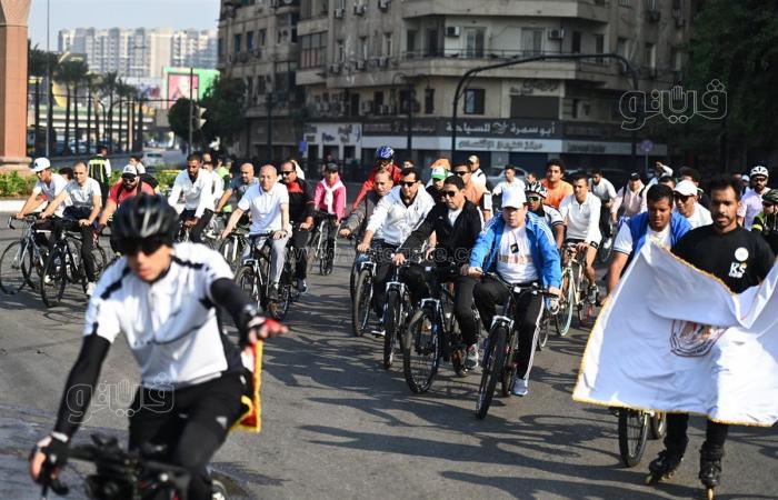 القاهرة تنظم ماراثون للدراجات بشوارع وسط البلد (فيديو وصور)الجمعة 01/نوفمبر/2024 - 12:56 م
شهد الدكتور إبراهيم صابر محافظ القاهرة، والدكتور أشرف صبحى وزير الشباب والرياضة ماراثون القاهرة الرياضي للدراجات الذى أقامته محافظة القاهرة ضمن فعاليات أسبوع القاهرة الحضري فى إطار استعدادات استضافة مصر المنتدى الحضري العالمي في دورته الثانية عشرة «WUF12» في الفترة من ٤ إلى ٨ نوفمبر الجارى.