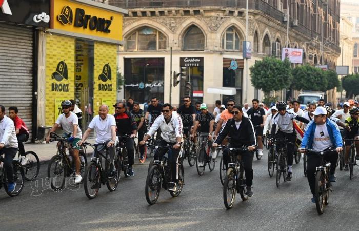 القاهرة تنظم ماراثون للدراجات بشوارع وسط البلد (فيديو وصور)الجمعة 01/نوفمبر/2024 - 12:56 م
شهد الدكتور إبراهيم صابر محافظ القاهرة، والدكتور أشرف صبحى وزير الشباب والرياضة ماراثون القاهرة الرياضي للدراجات الذى أقامته محافظة القاهرة ضمن فعاليات أسبوع القاهرة الحضري فى إطار استعدادات استضافة مصر المنتدى الحضري العالمي في دورته الثانية عشرة «WUF12» في الفترة من ٤ إلى ٨ نوفمبر الجارى.