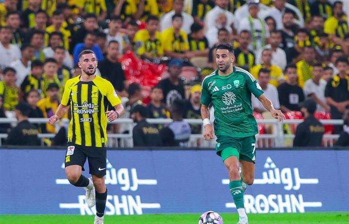 ديربي جدة، الاتحاد يسقط الأهلي ويشعل الصراع على صدارة الدوري السعودي (فيديو)الخميس 31/أكتوبر/2024 - 11:36 م
فاز فريق اتحاد جدة على نظيره الأهلي السعودي بهدف دون رد في اللقاء الذي جمع بينهما اليوم الخميس على أرضية إستاد الملك عبد الله الدولي، في إطار لقاءات الجولة التاسعة من الدوري السعودي للمحترفين