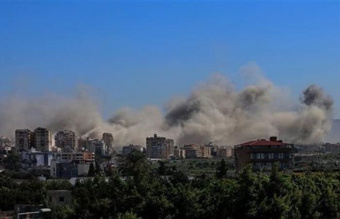 غارة جديدة للاحتلال على الضاحية الجنوبية لبيروتالأربعاء 06/نوفمبر/2024 - 05:10 م
شن جيش الاحتلال الإسرائيلي ، غارة جديدة علي الضاحية الجنوبية لبيروت، وذلك ردًا علي إعلان حزب الله ، اليوم الأربعاء، استهداف قاعدة تسرفين الإسرائيلية بالقرب من مطار بن جوريون جنوب تل أبيب.