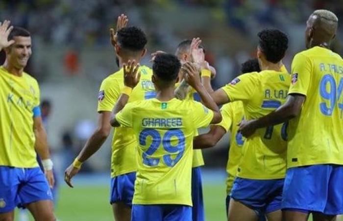 الموعد والتشكيل المتوقع لمباراة النصر والرياض بالدوري السعوديالجمعة 08/نوفمبر/2024 - 01:30 م
يحل نادي النصر ضيفًا على نظيره الرياض، في المباراة التي تقام على ملعب مدينة الأمير فيصل بن فهد الرياضية، ضمن الجولة العاشرة من الدوري السعودي . موعد مباراة النصر ضد الرياض في الدوري السعودي من المقرر أن تنطلق صافرة البداية لمباراة النصر والرياض اليوم الجمعة، في تمام الساعة السابعة مساءً بتوقيت القاهرة