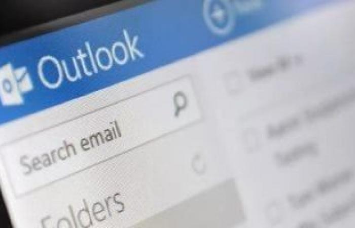 مايكروسوفت: فتح أكثر من 60 رسالة بريد إلكترونى قد يؤدى إلى تعطل Outlook