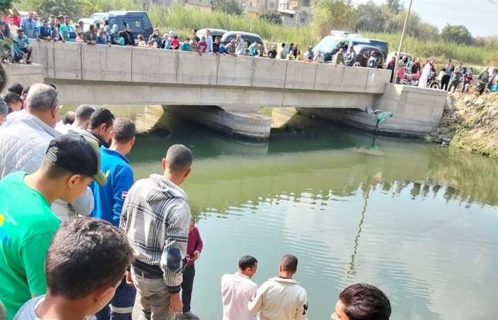 مصرع شاب غرقا في مياه ترعة سمنود بالغربية (صور)الجمعة 08/نوفمبر/2024 - 04:59 م
لفظ شاب في بداية العقد الثالث من العُمر، أنفاسه الأخيرة أسفل مياه النيل بمركز سمنود في محافظة الغربية