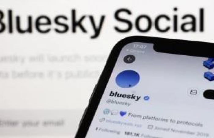 Bluesky تضيف 700 ألف عضو جديد مع هروب المستخدمين من X بعد الانتخابات الأمريكية