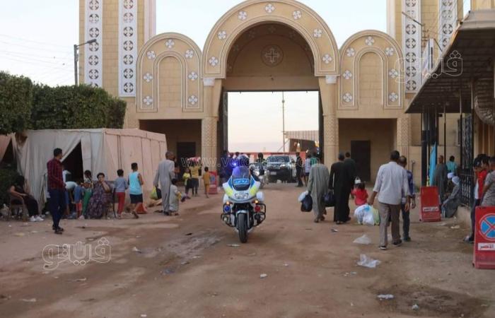 مدير أمن الأقصر ومساعد وزير الداخلية يشاركان في الاحتفالات بدير مارجرجس (صور)الجمعة 15/نوفمبر/2024 - 12:02 م
حرص اللواء محمد شرباش مساعد وزير الداخلية لمنطقة جنوب الصعيد واللواء محمد الصاوى، مساعد وزير الداخلية مدير أمن الأقصر، واللواء طه خاطر مدير المباحث الجنائية بمديرية أمن الأقصر.