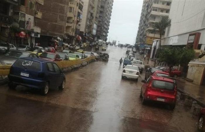 تزامنًا مع نوة المكنسة، هطول أمطار غزيرة وسماء ملبدة بالغيوم في الإسكندرية (فيديو)الإثنين 18/نوفمبر/2024 - 03:46 م
واصلت الامطار الغزيرة هطولها على مناطق شرق وغرب محافظة الإسكندرية اليوم الأحد، وذلك تزامنا مع بداية فصل الشتاء واستعداد المحافظة لرفع درجات الطوارئ القصوى لاستقبال نوة المكنسة.