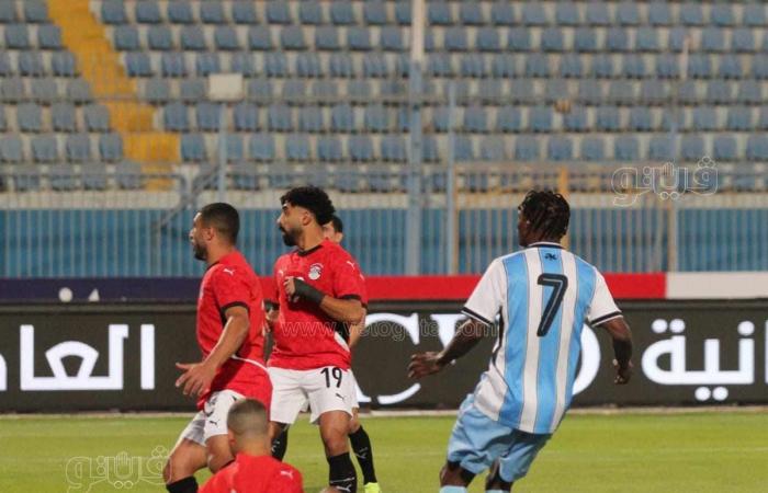 «بتسوانا» يسجل الهدف الأول في منتخب مصر بتصفيات إفريقيا (صور)الثلاثاء 19/نوفمبر/2024 - 05:13 م
سجل كابيلو لاعب منتخب بتسوانا هدف التقدم في مرمى منتخب مصر بالدقيقة 8 على استاد الدفاع الجوي في الجولة الختامية لتصفيات أمم إفريقيا 2025 المقرر إقامتها في المغرب.