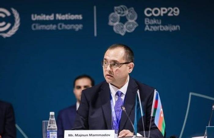 مؤتمر الأطراف COP29 يناقش سبل تأمين وظائف خضراء في المستقبلالثلاثاء 19/نوفمبر/2024 - 05:25 م
شهد مؤتمر الأطراف COP29 في دورته التاسعة والعشرين اليوم الثلاثاء عقد مائدة مستديرة رفيعة المستوى تناولت قضية حيوية تتمثل في تأمين مجموعة من المواهب القادرة على شغل الوظائف المقاومة للتغيرات المناخية، بالإضافة إلى إعادة تدريب القوى العاملة الحالية لتتناسب مع المتطلبات الجديدة لسوق العمل الأخضر. التحديات