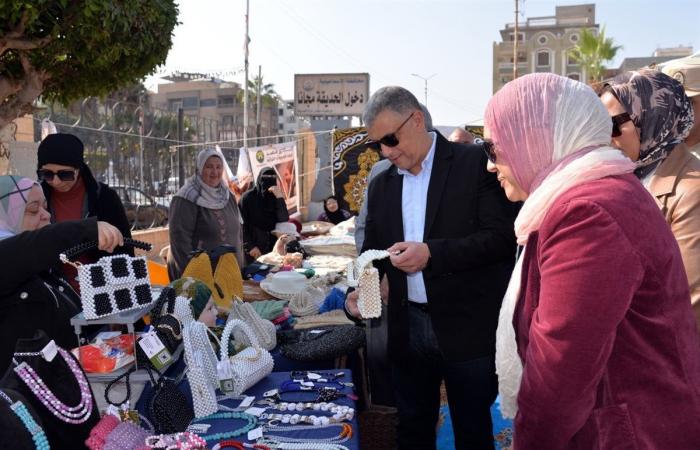 محافظ الإسماعيلية يفتتح سوق اليوم الواحد (صور)الجمعة 29/نوفمبر/2024 - 01:55 م
في إطار الجهود التي تقوم بها الأحياء والوحدات المحلية والأجهزة التنفيذية في محافظة الإسماعيلية بالتعاون مع مديرية التموين والتجارة الداخلية للعمل على توفير السلع للمواطنين