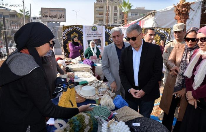 محافظ الإسماعيلية يفتتح سوق اليوم الواحد (صور)الجمعة 29/نوفمبر/2024 - 01:55 م
في إطار الجهود التي تقوم بها الأحياء والوحدات المحلية والأجهزة التنفيذية في محافظة الإسماعيلية بالتعاون مع مديرية التموين والتجارة الداخلية للعمل على توفير السلع للمواطنين