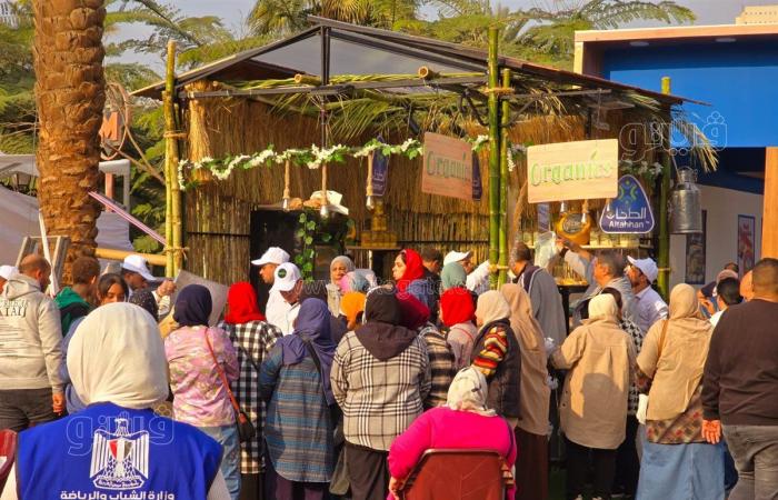 أسعار المعروضات بمهرجان الجبن المصري بحديقة الحرية في الزمالك (فيديو وصور)الخميس 05/ديسمبر/2024 - 05:56 م
افتتح الدكتور إبراهيم صابر محافظ القاهرة ، مهرجان الجبن المصري بحديقة الحرية بالزمالك، والذي يستمر في الفترة من ٥ إلى ٨ ديسمبر الجاري بحضور شيماء الصديق نائب محافظ دمياط نائبًا عن محافظ دمياط، واللواء إبراهيم عبد الهادي نائب المحافظ للمنطقة الغربية. محافظ القاهرة