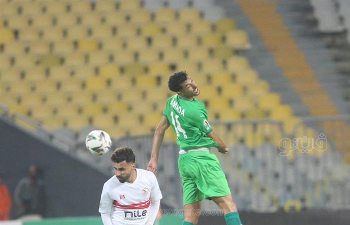 جماهير الزمالك تسخر من كهربا بعد تسببه في توديع الأهلي "إنتركونتننتال" (فيديو)الأحد 15/ديسمبر/2024 - 09:35 م
سخرت جماهير الزمالك من مدرجات إستاد برج العرب من محمود كهربا لاعب النادي الاهلي بعد إهداره ركلة جزاء يوم أمس والتسبب في توديع فريقه بطولة كأس إنتركونيتننتال.