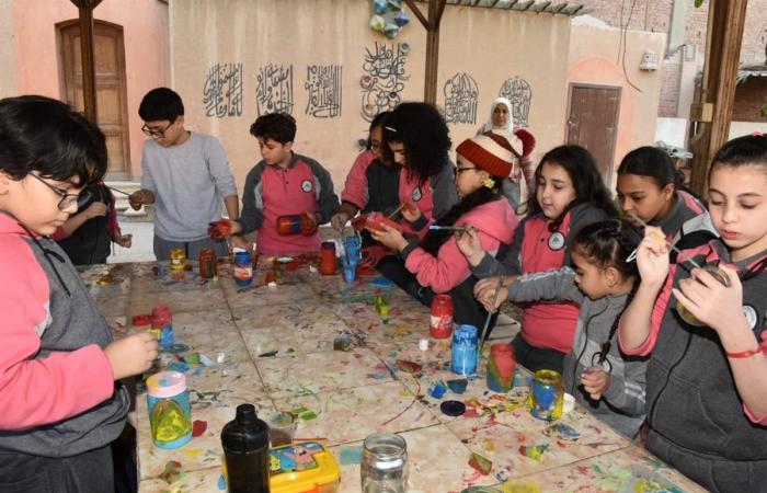 جولة جديدة لمشروع "بستان الإبداع" في ضيافة متحف زكريا الخناني وعايدة عبد الكريمالإثنين 16/ديسمبر/2024 - 04:30 م
في رابع جولاته بموسمه الثاني، حل مشروع بستان الإبداع ضيفاً على متحف فن الزجاج والنحت والعجائن المصرية (زكريا الخناني وعايدة عبد الكريم)