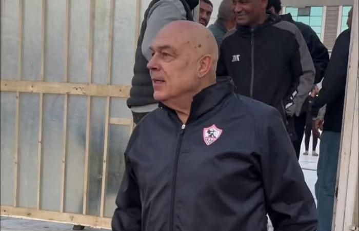 جروس يطلب تقريرًا طبيًّا عن مصابي الزمالكالثلاثاء 17/ديسمبر/2024 - 10:13 ص
طالب جروس المدير الفني للفريق الأوللكرة القدم بنادي الزمالك من الجهاز الطبي تقريرا طبيا عن مصابي الفريق من أجل الاطمئنان علي ملف المصابين