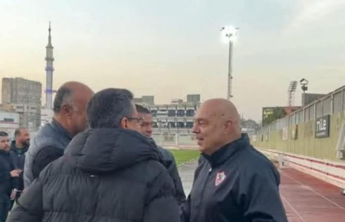 جروس يطلب تقريرًا طبيًّا عن مصابي الزمالكالثلاثاء 17/ديسمبر/2024 - 10:13 ص
طالب جروس المدير الفني للفريق الأوللكرة القدم بنادي الزمالك من الجهاز الطبي تقريرا طبيا عن مصابي الفريق من أجل الاطمئنان علي ملف المصابين