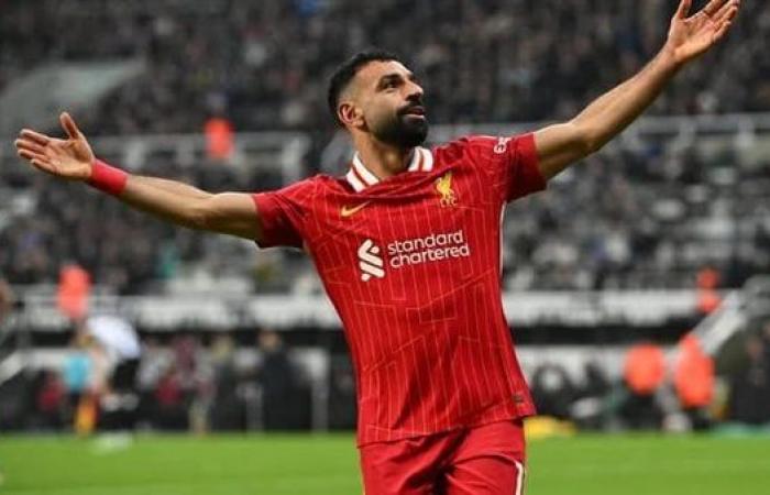 فابريزيو رومانو يفجر مفاجأة بشأن مستقبل محمد صلاح مع ليفربولالأربعاء 18/ديسمبر/2024 - 05:30 م
فجر فابريزيو رومانو، المتخصص في سوق انتقالات للاعبين، مفاجأة بشأن مستقبل الثلاثي محمد صلاح وفيرجل فان دايك وترينت ألكسندر أرنولد، مع ليفربول، في ظل انتهاء عقودهم بنهاية الموسم الحالي.