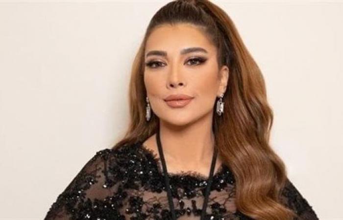 بينهم أصالة وجمال سليمان، نقابة الفنانين السوريين تعيد عضوية 100 نجم فصلهم بشارالأربعاء 18/ديسمبر/2024 - 08:27 م
قررت نقابة الفنانين السوريين إعادة عضويات كل الفنانين الذين ألغى النظام السابق عضويتهم إلى النقابة، وحسب المعلومات فإن هذا القرار يشمل أكثر من 100 فنان سوري. وجاء في البيان الصادر عن نقيب الفنانين محسن غازي أنه بعد الاطلاع على جلسات مجلس نقابة الفنانين العائدة لعام 2015 وما يليها والمتضمنة فصل العديد