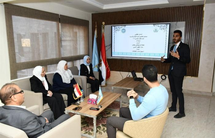 طلاب جامعة الإسماعيلية الأهلية يسعرضون خطط الأنشطة الطلابية (صور)الخميس 19/ديسمبر/2024 - 10:12 ص
عقد الدكتور عادل حسن، نائب رئيس جامعة الإسماعيلية الأهلية للشئون الأكاديمية، اجتماعا موسعا مع اتحاد طلاب جامعة الإسماعيلية الجديدة الأهلية .