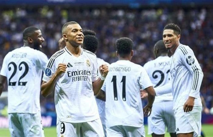 ريال مدريد يفوز على إشبيلية 2/4 وينتزع وصافة الليجا من برشلونةالأحد 22/ديسمبر/2024 - 07:14 م
ريال مدريد ضد إشبيلية في المباراة التي جرت مساء اليوم الأحد، ضمن منافسات الجولة 18 من الدوري الإسباني - الليجا، على ملعب سانتياجو برنابيو.